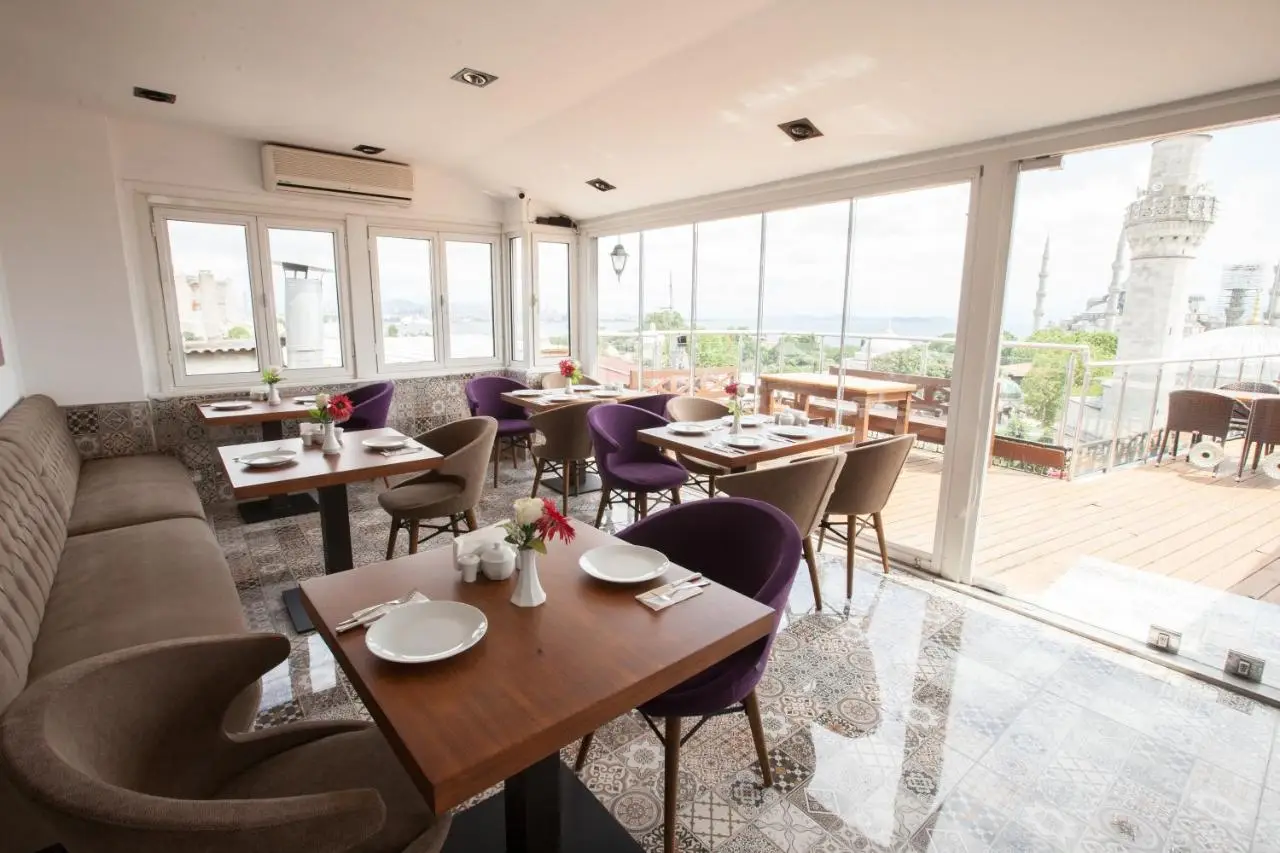 Lapis Inn Hotel & Spa ( Ex. Ambassador Hotel)