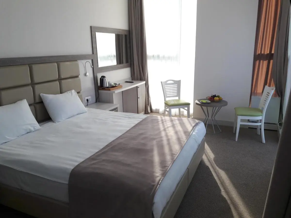 Hotel Green Glass