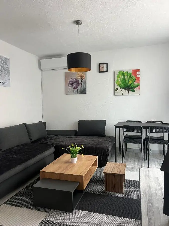 Easy Stay