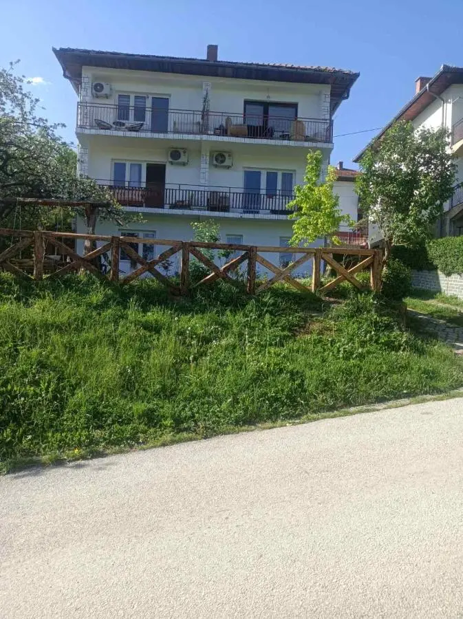 Cozy apartment with garden