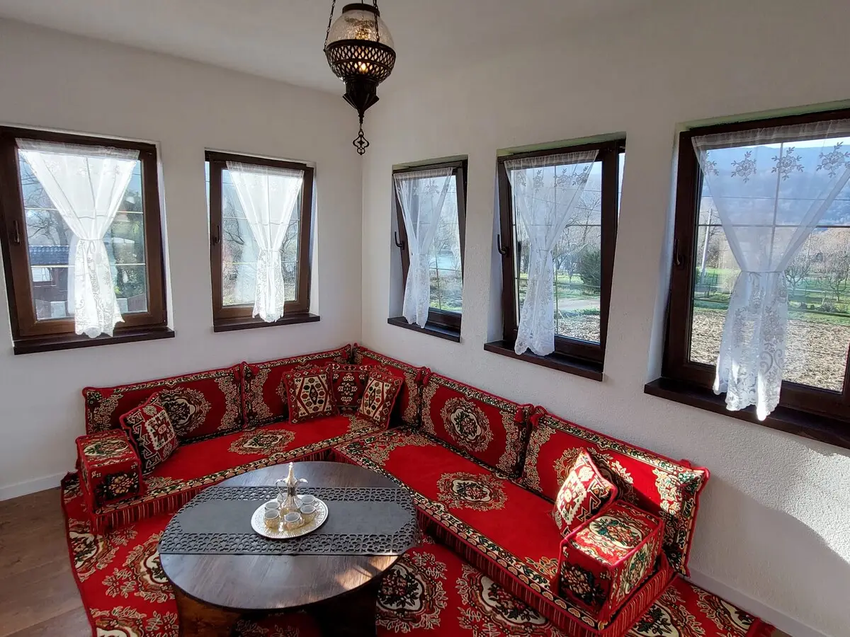Bosnian house Emina