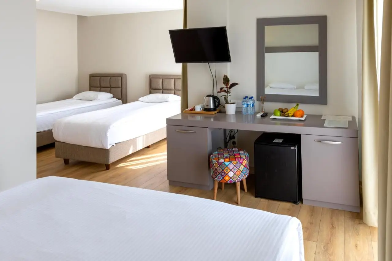 Mene City Hotel