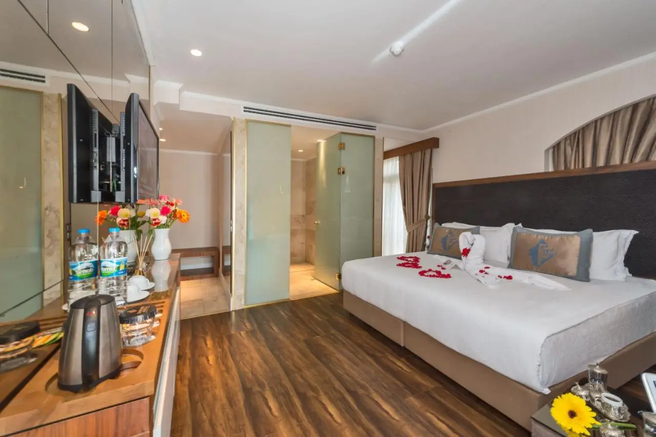 Darkmen Hotel