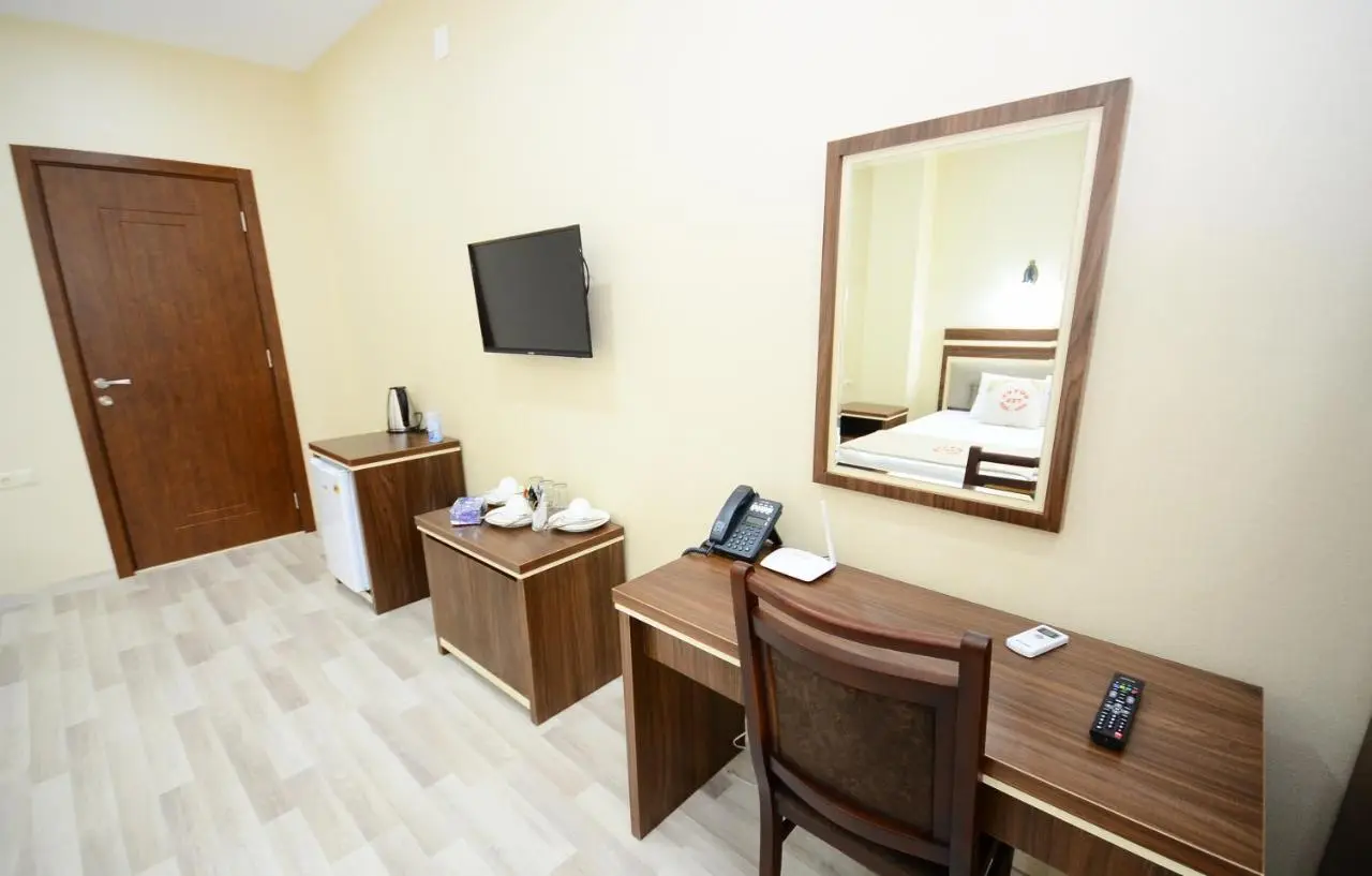 Hotel 725 B