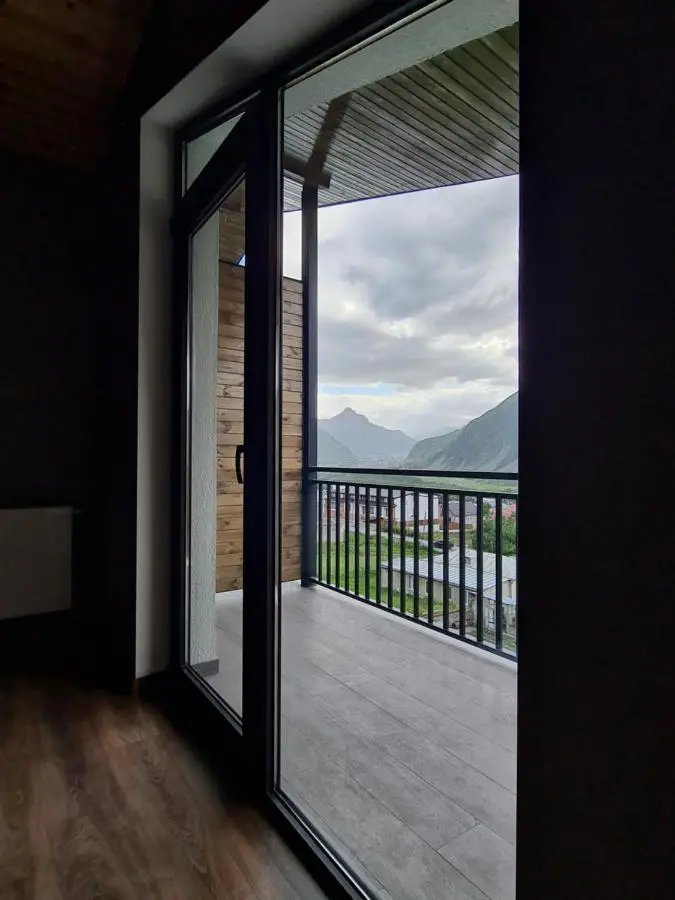 Kazbegi 4U