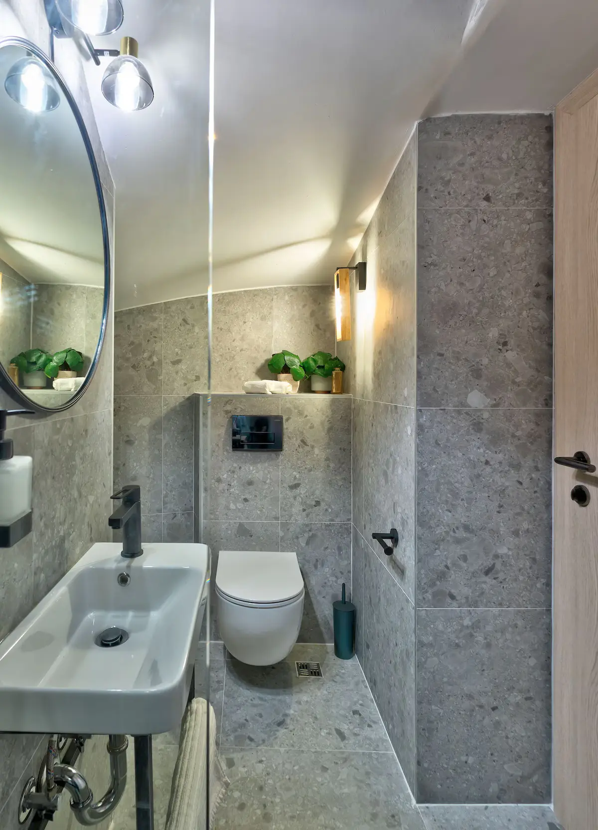 Central boutique room with amazing river view