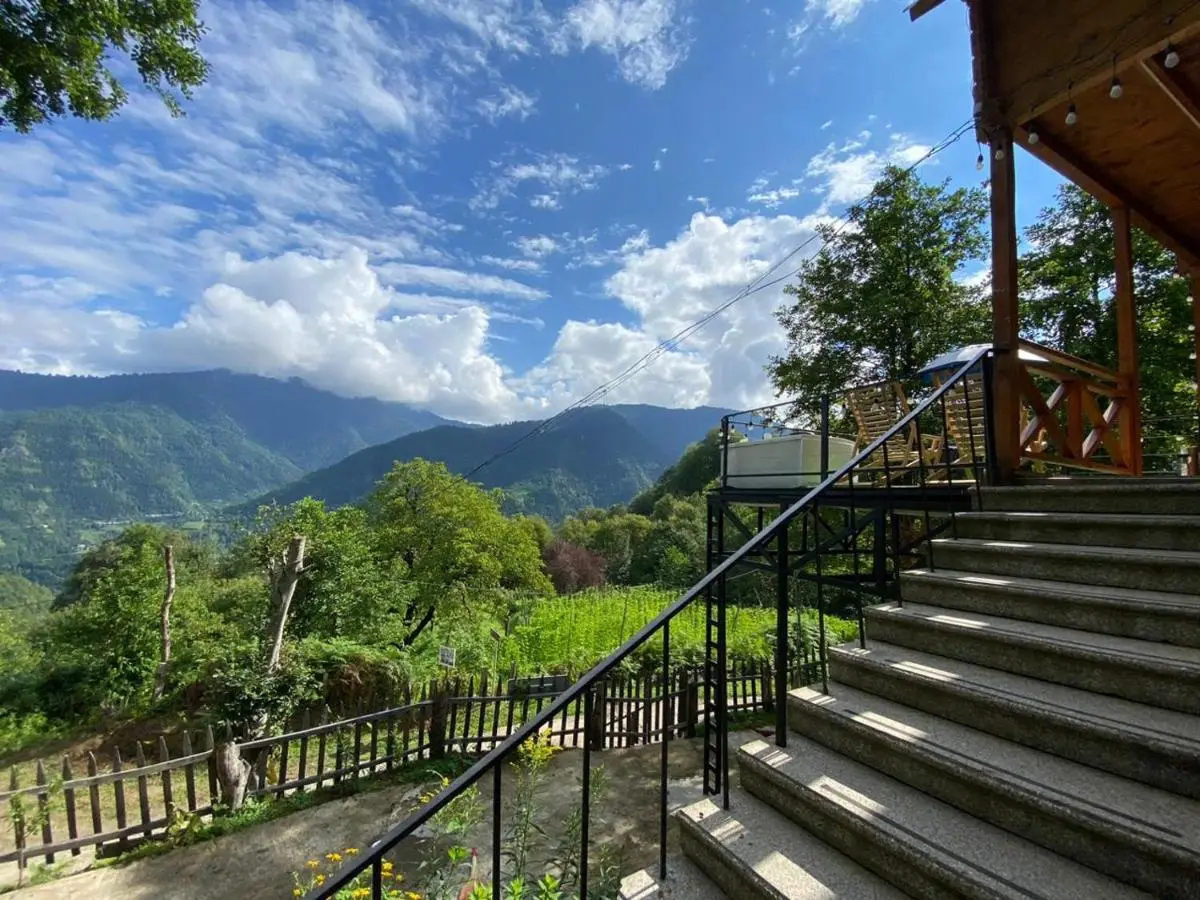 House in the clouds&სახლი ღრუბლებში