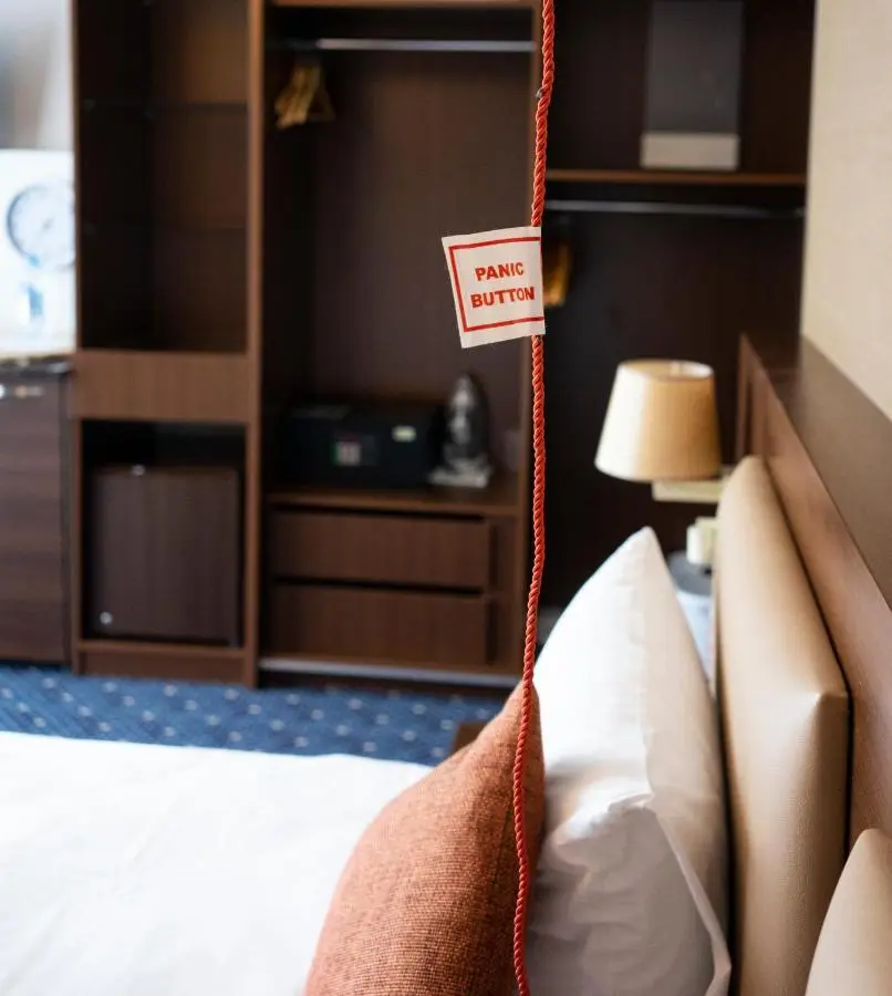 Parkside Hotel & Apartments