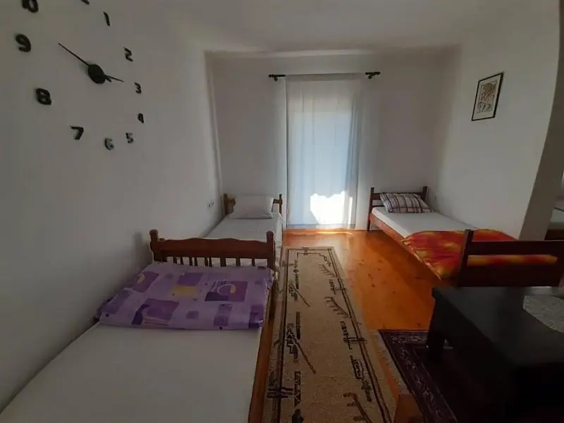 Hostel Raft Neretva