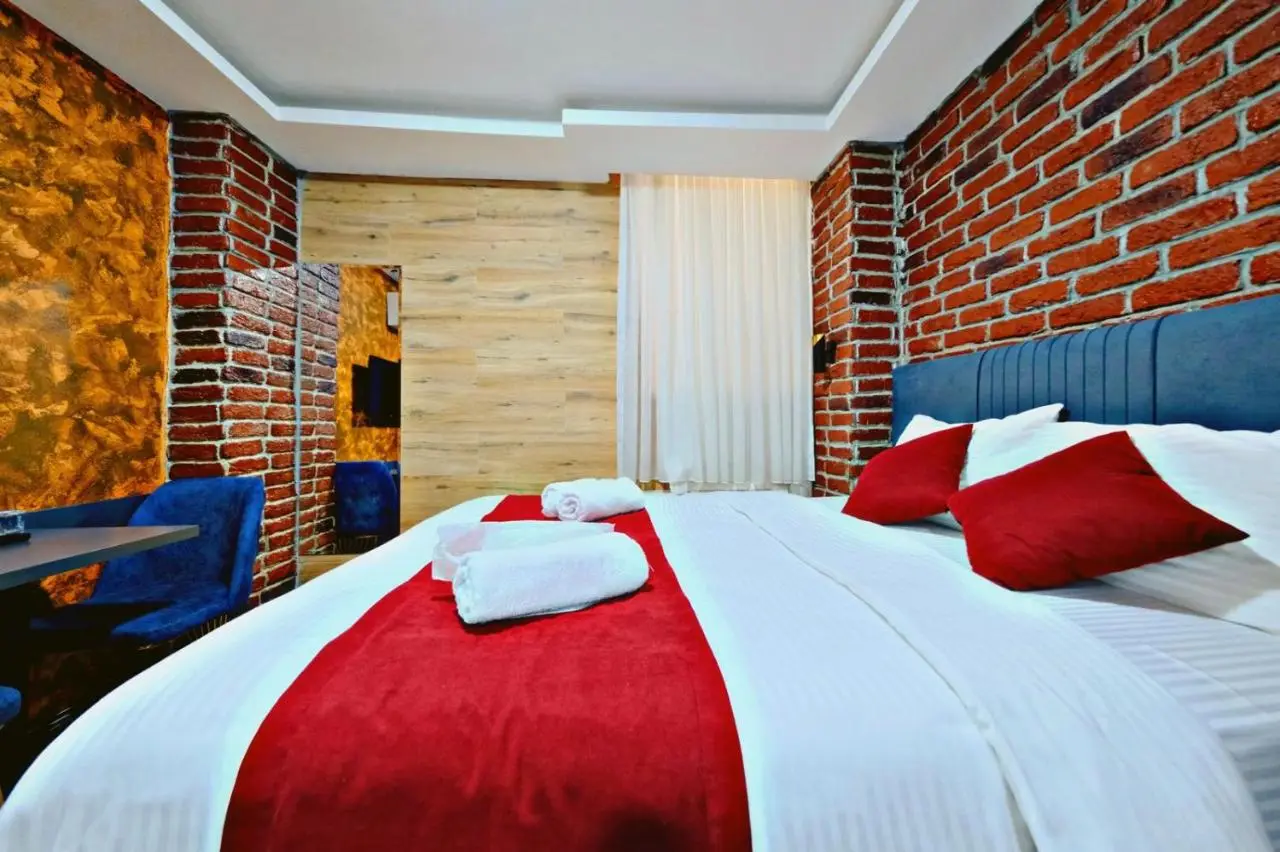mansion yellow hotel