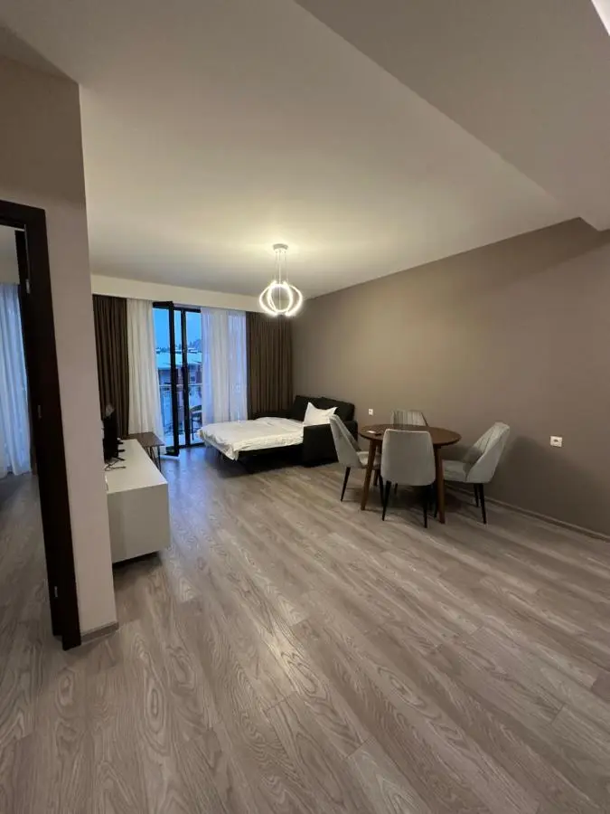 Crystal Apartment with Stunning Mountain Views