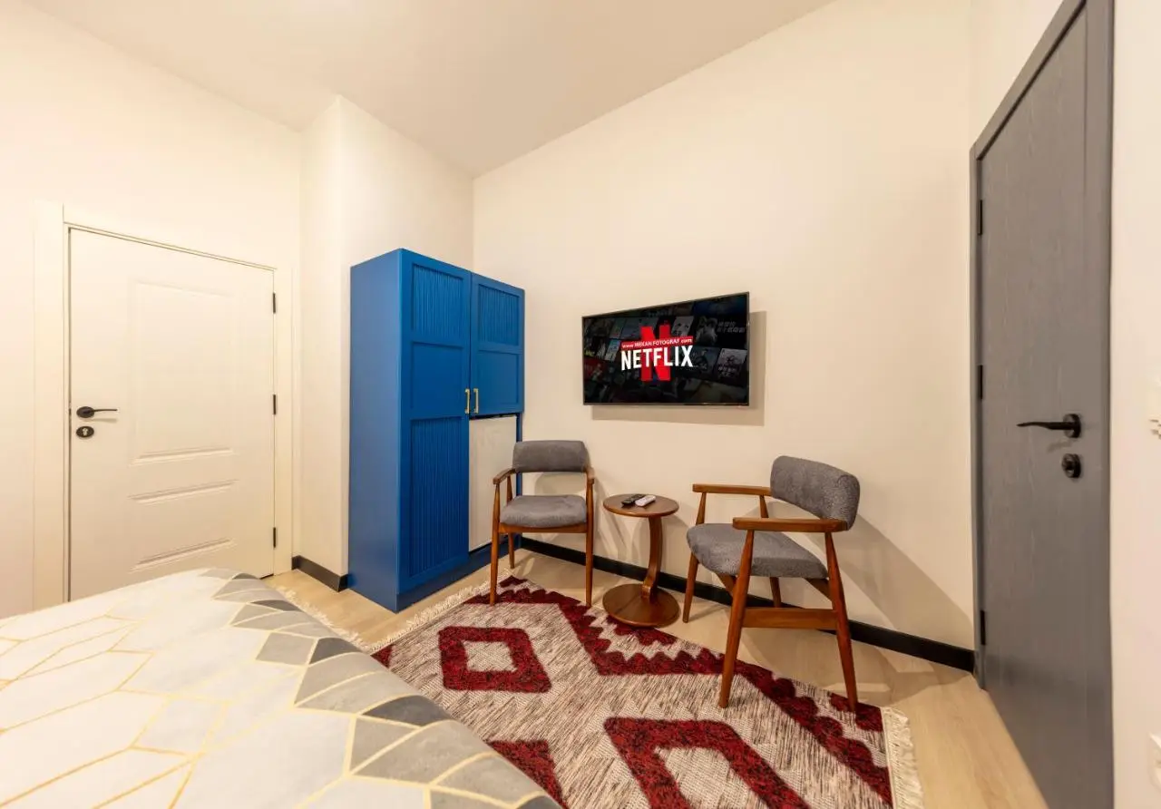 Hexa Suites Hotel