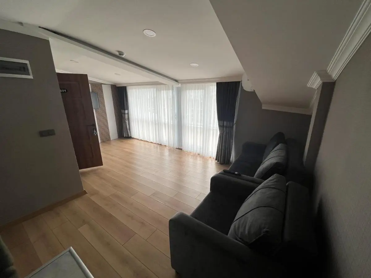 H&L Suites