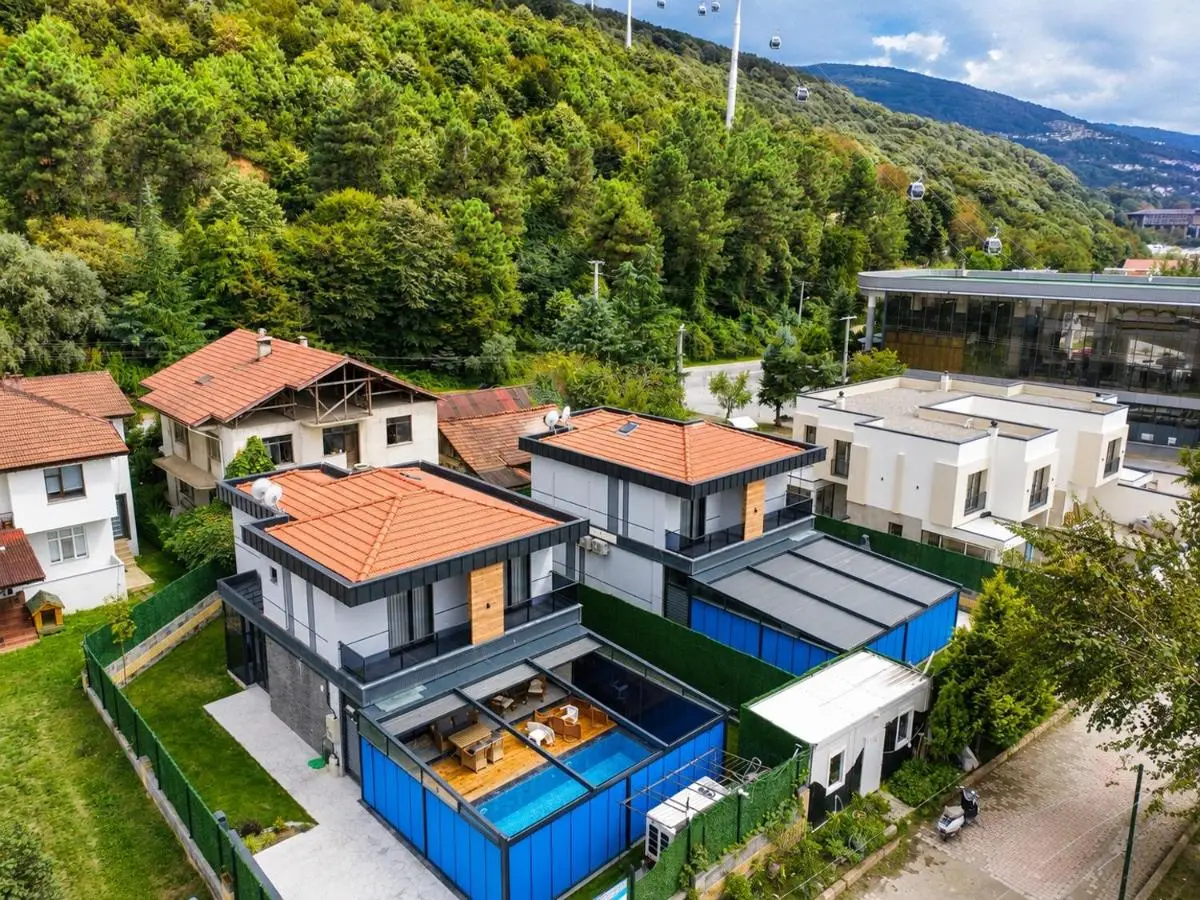 Zümrüt villaları