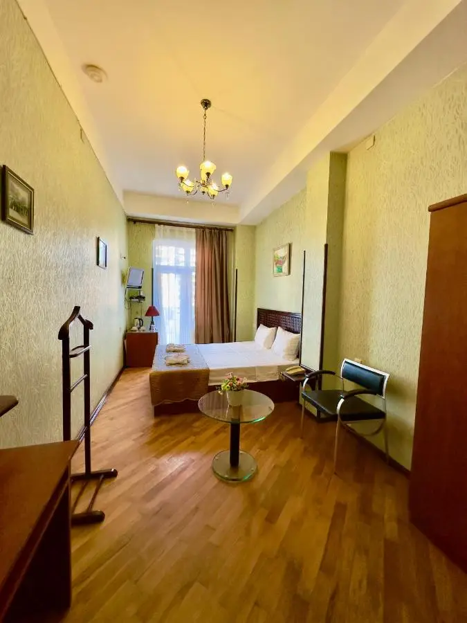 Nur Hotel & Terrace Cafe