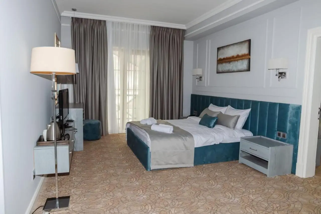 Mount Way Hotel