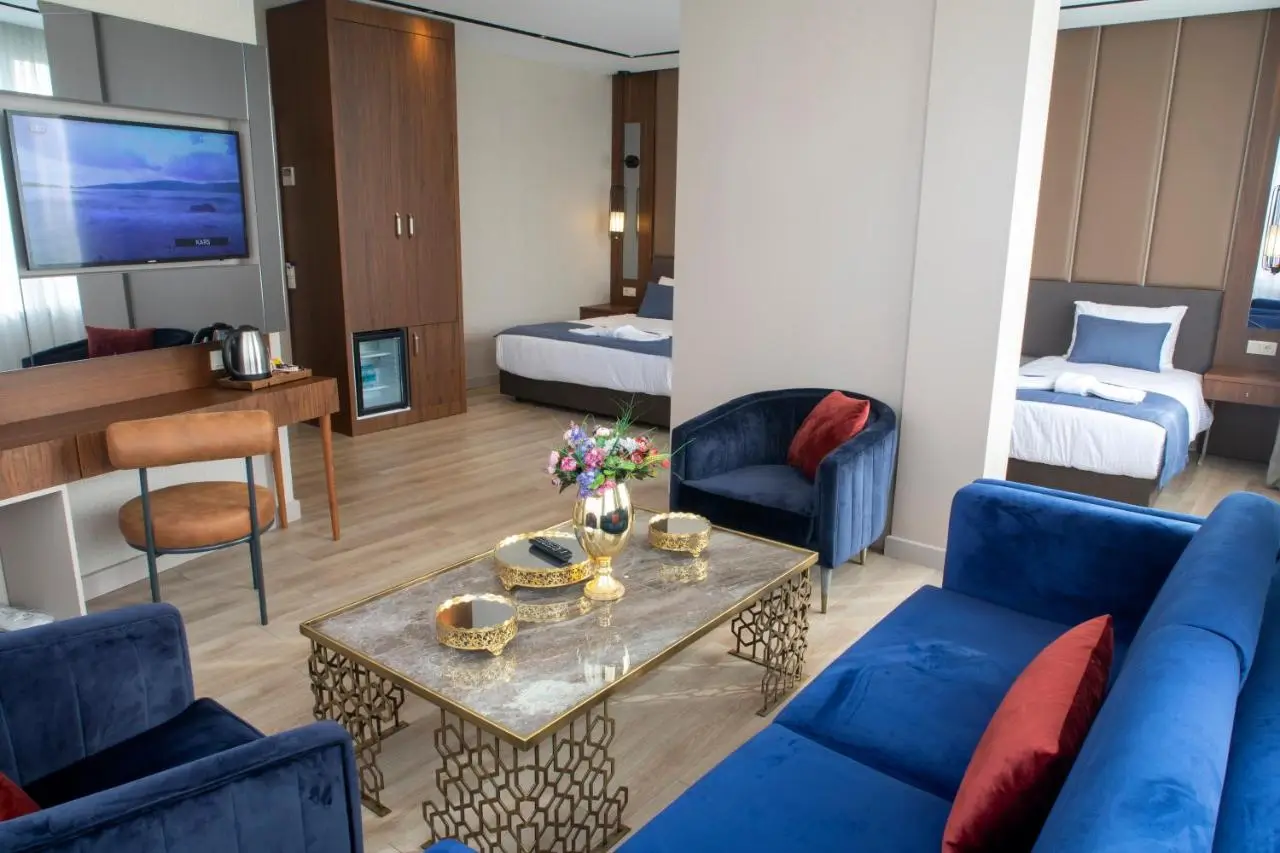 Martinenz Hotel Old City