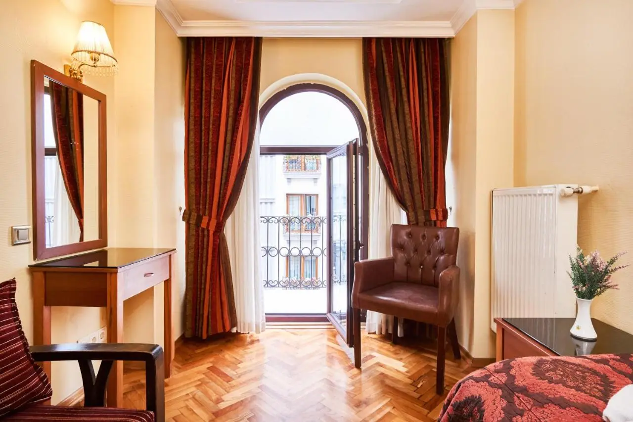 Amber Hotel & Spa