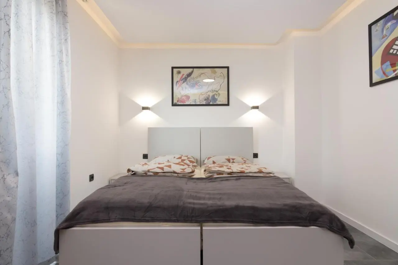 Deluxe Feliciano Apartments