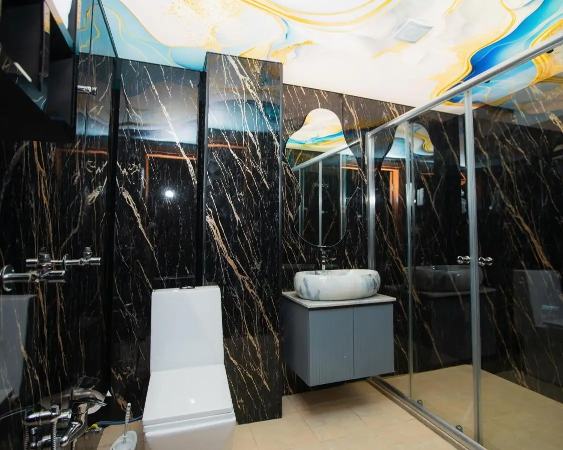 Corniche White City Hotel