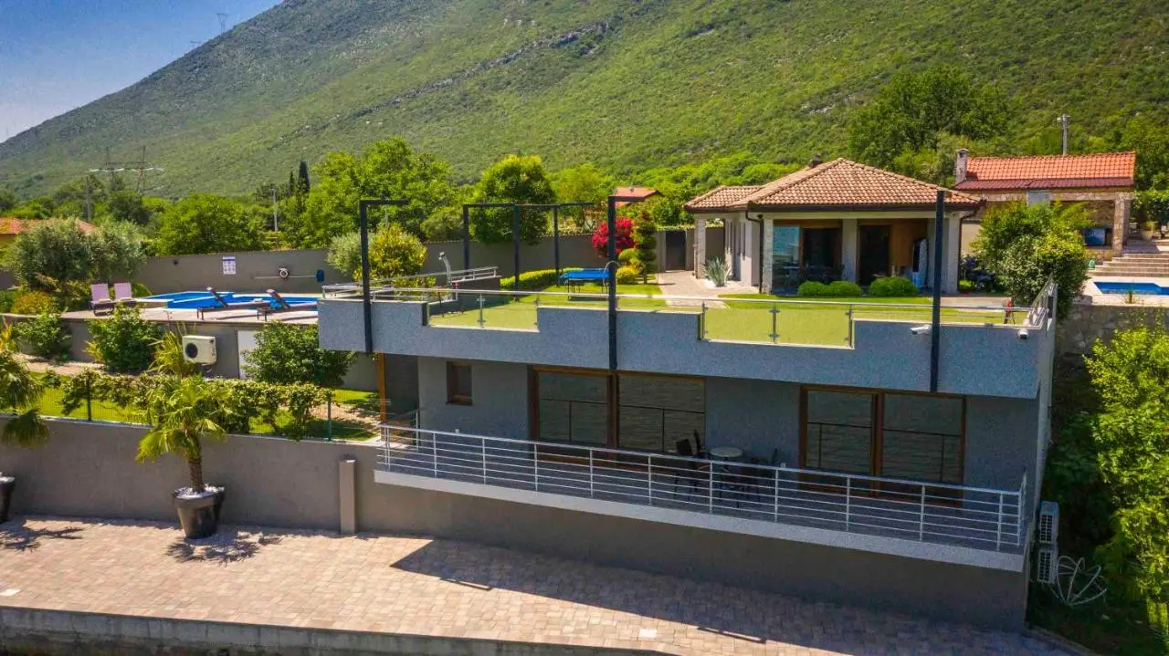 Villa Ana