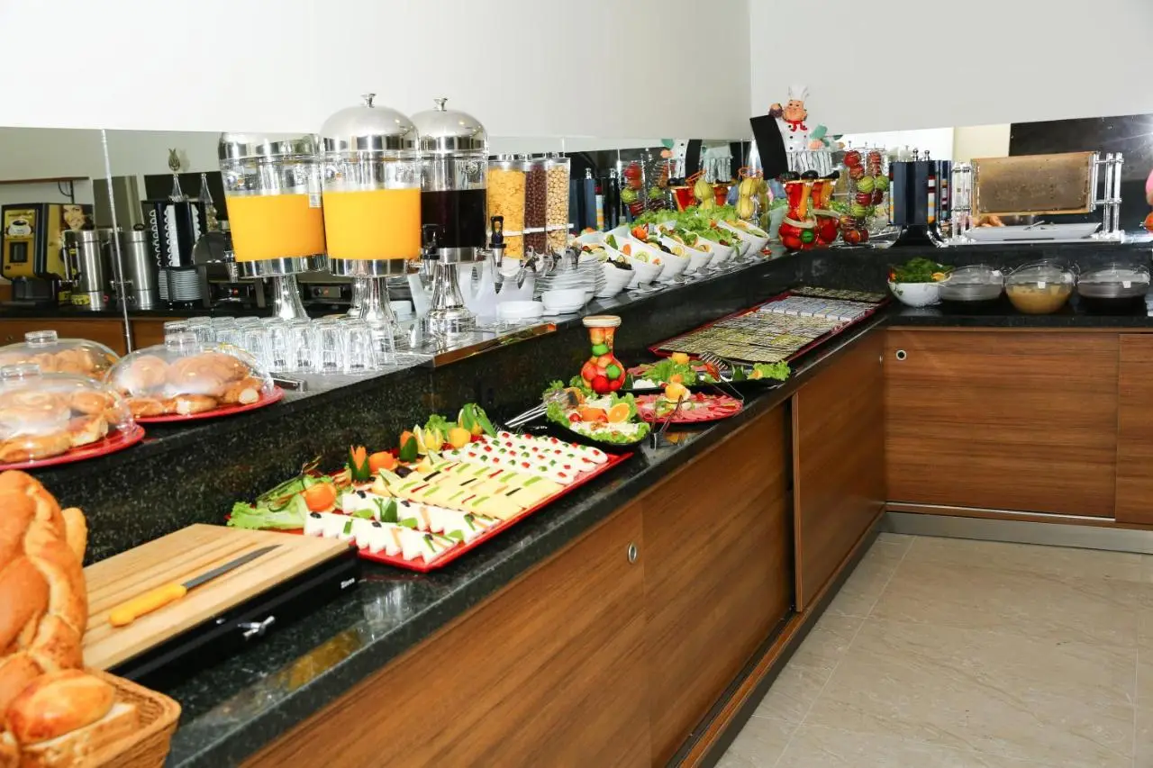 Golden Lounge Hotel