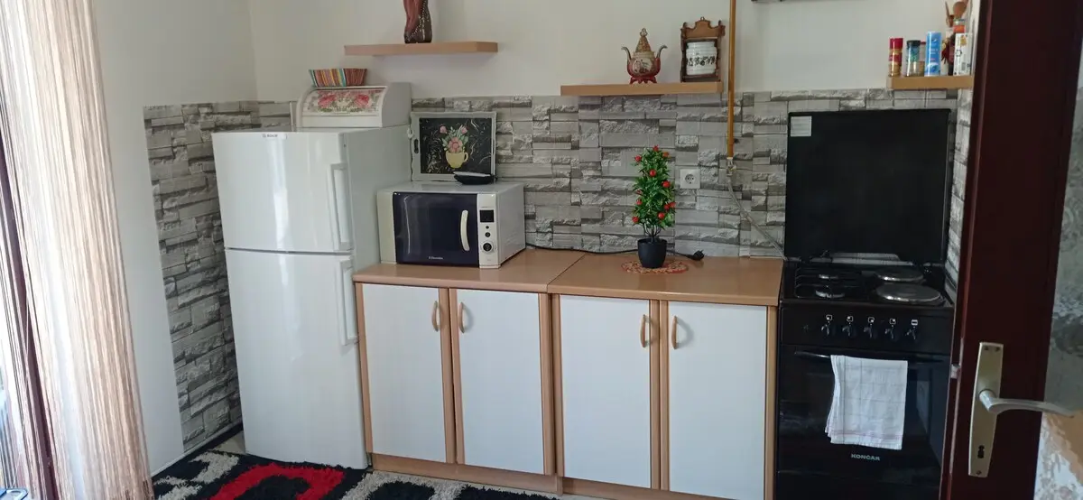 Apartment Dobrinja 2 center near the airport.