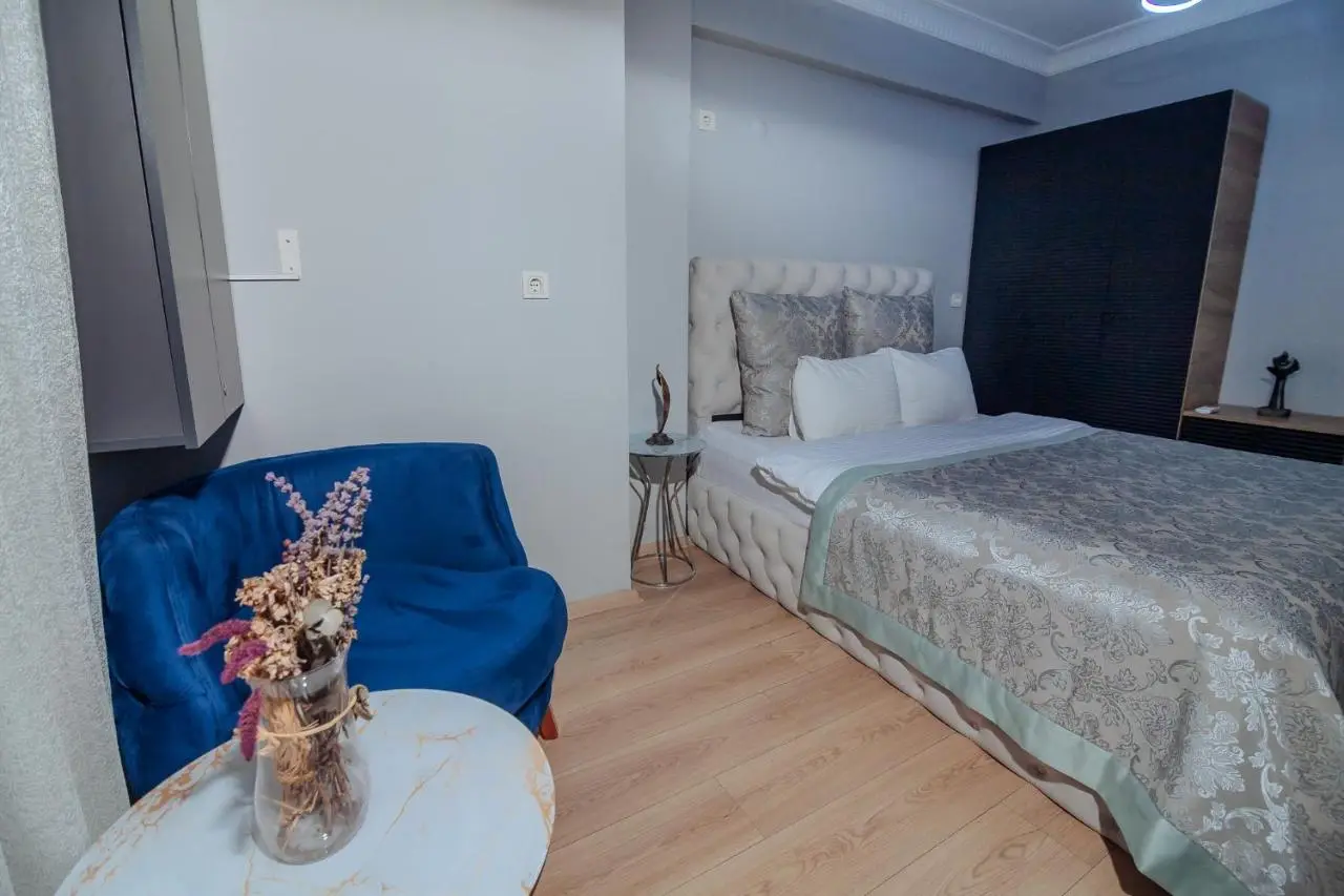 White Moon Suites