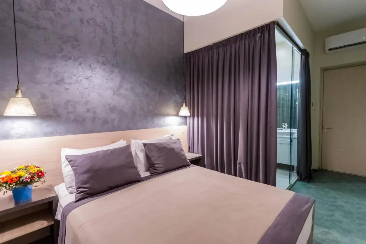 Luxury 3 BR apartment by Freedom square City Center