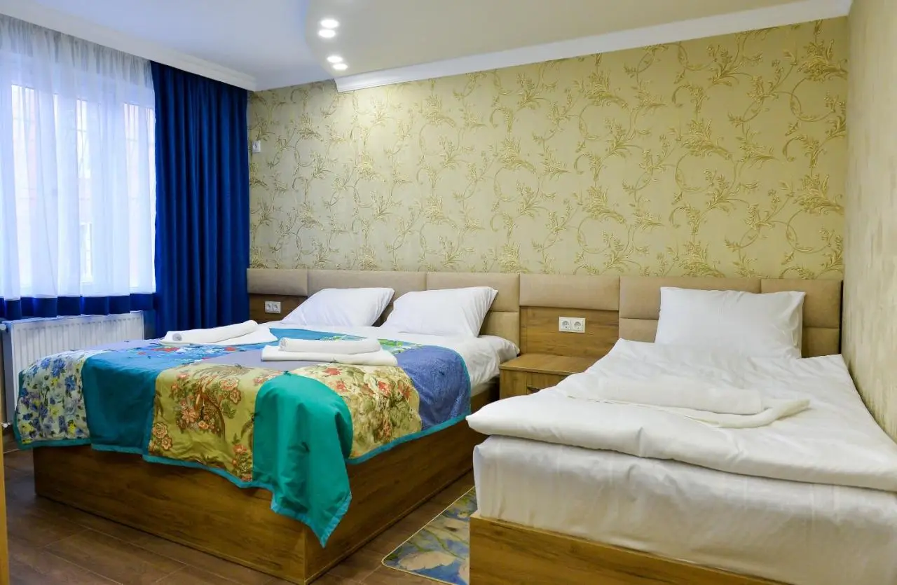 HOSTEL LOOK