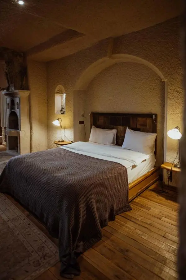 Seki Cave Hotel, Wake Up to Hot Air Balloons