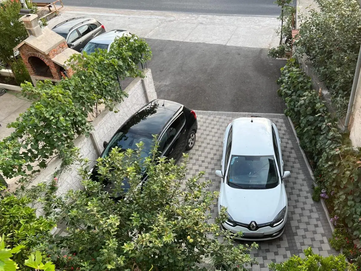 Farah Apartment
