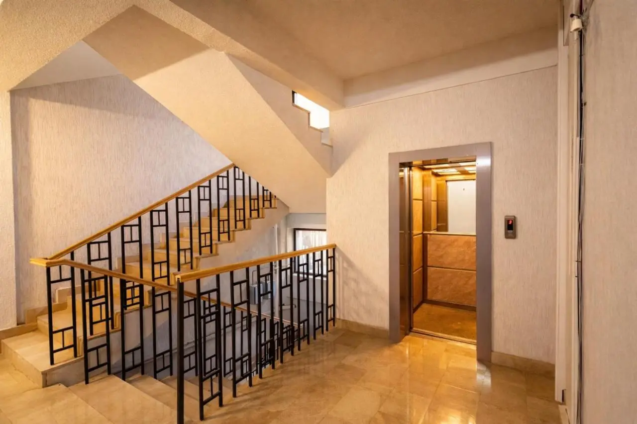 Liberty Square Apartment On Rustaveli