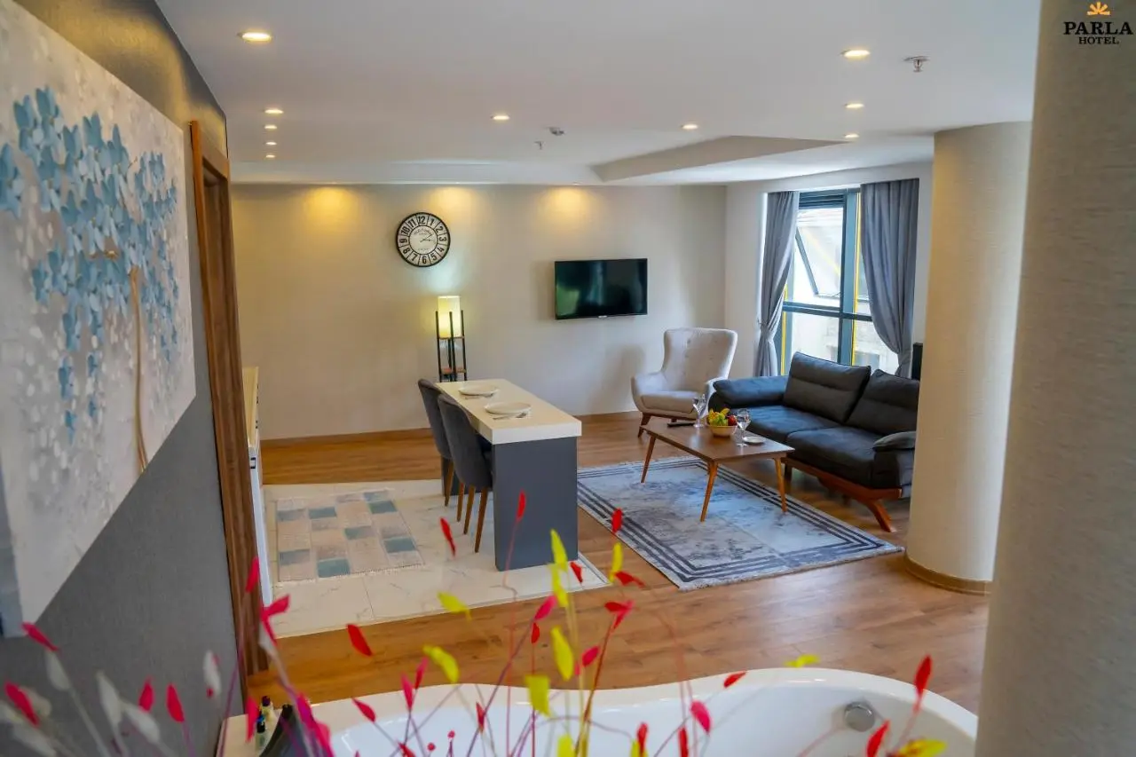 Parla Suite Hotel
