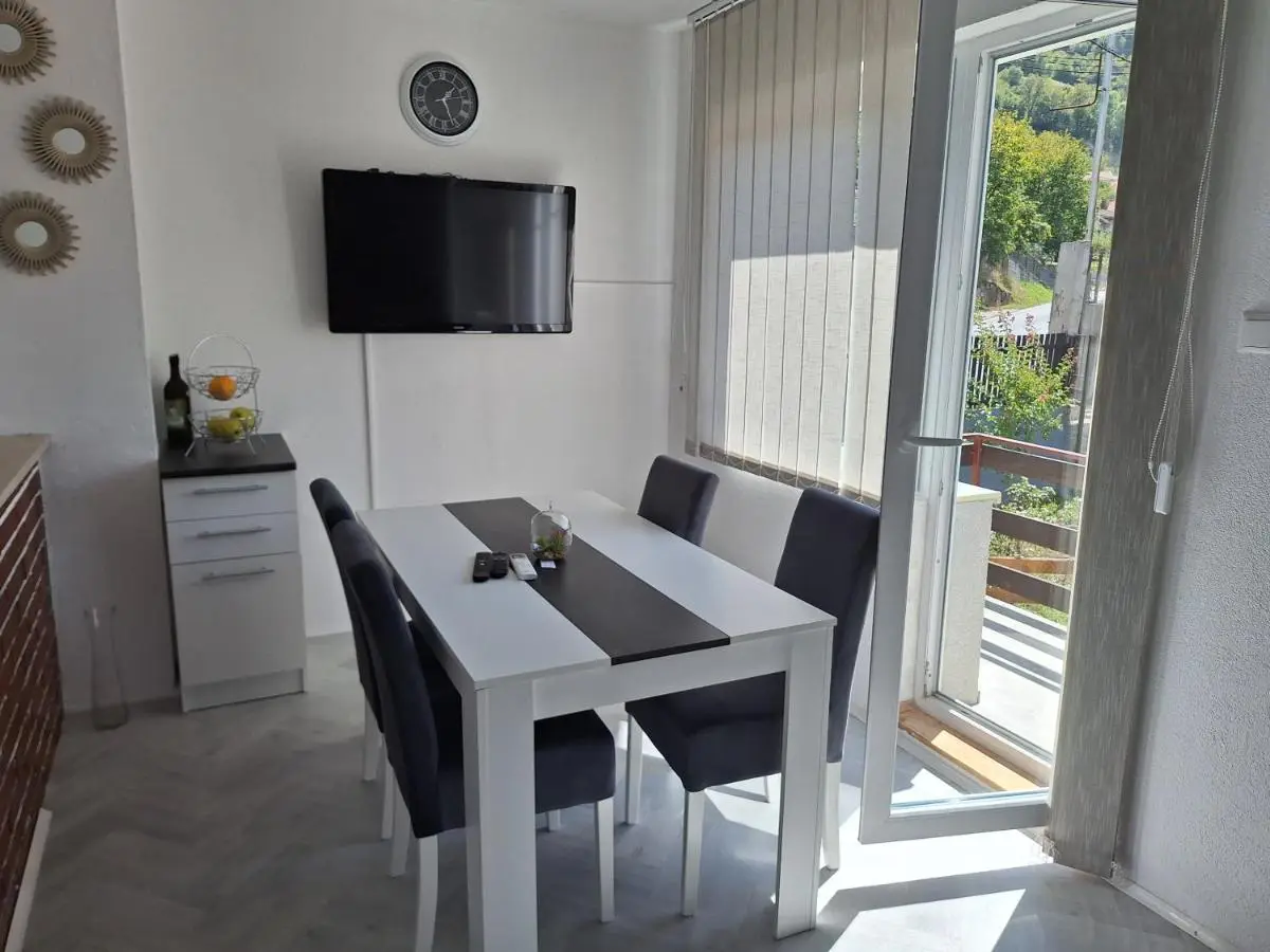 Apartman Look
