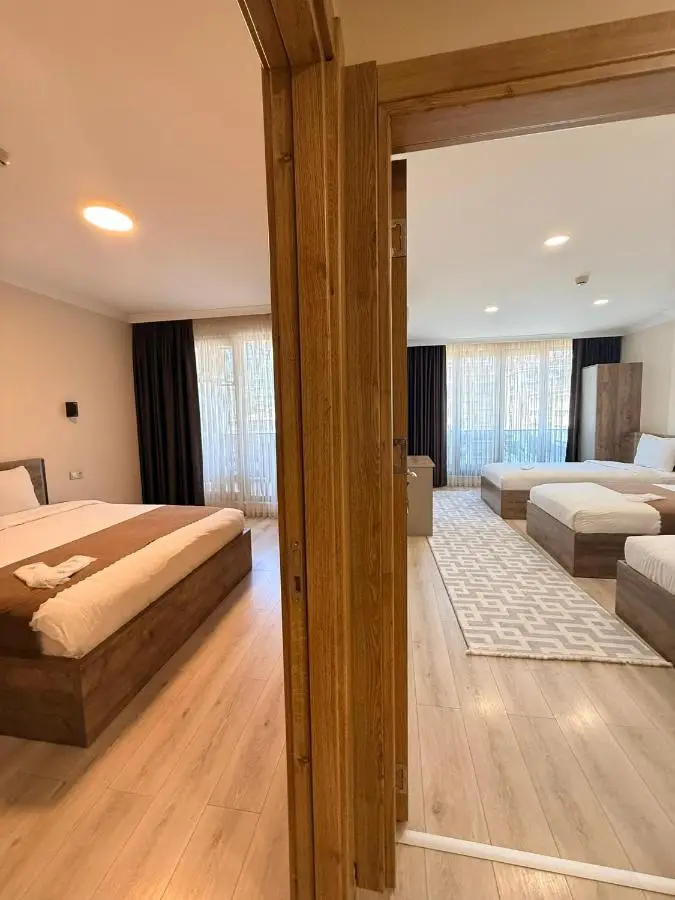 Rena Grand Residence & Suit
