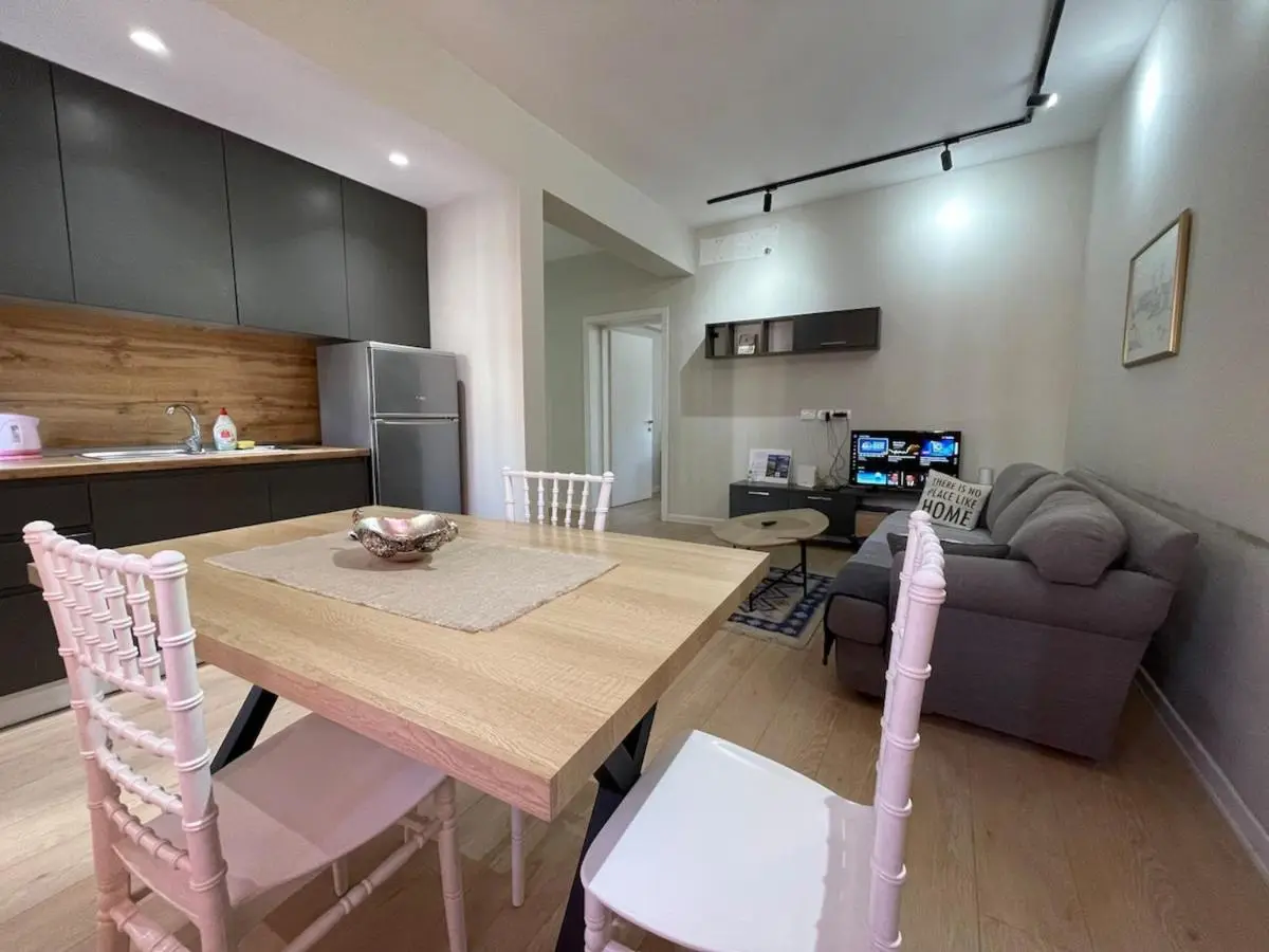 Museum Center One Bedroom App - ENJOY TRAVEL