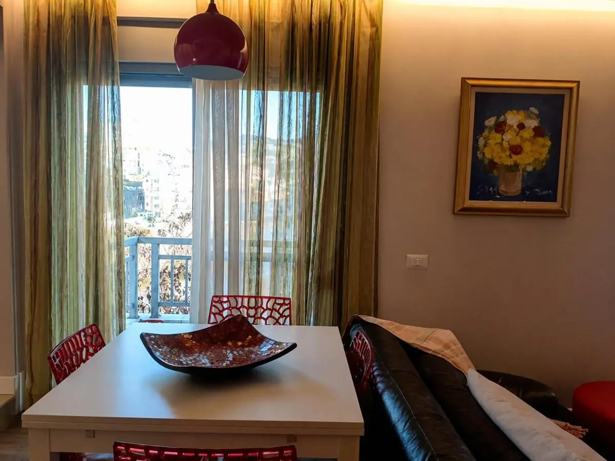 Lake View Apartment
