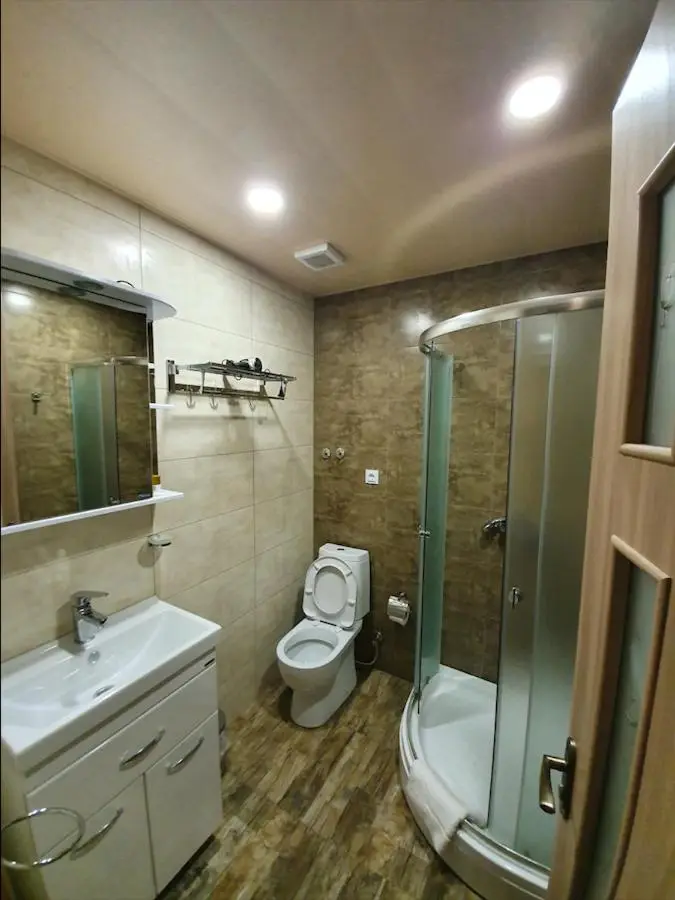 5 Rooms near 300 Aragveli metro station
