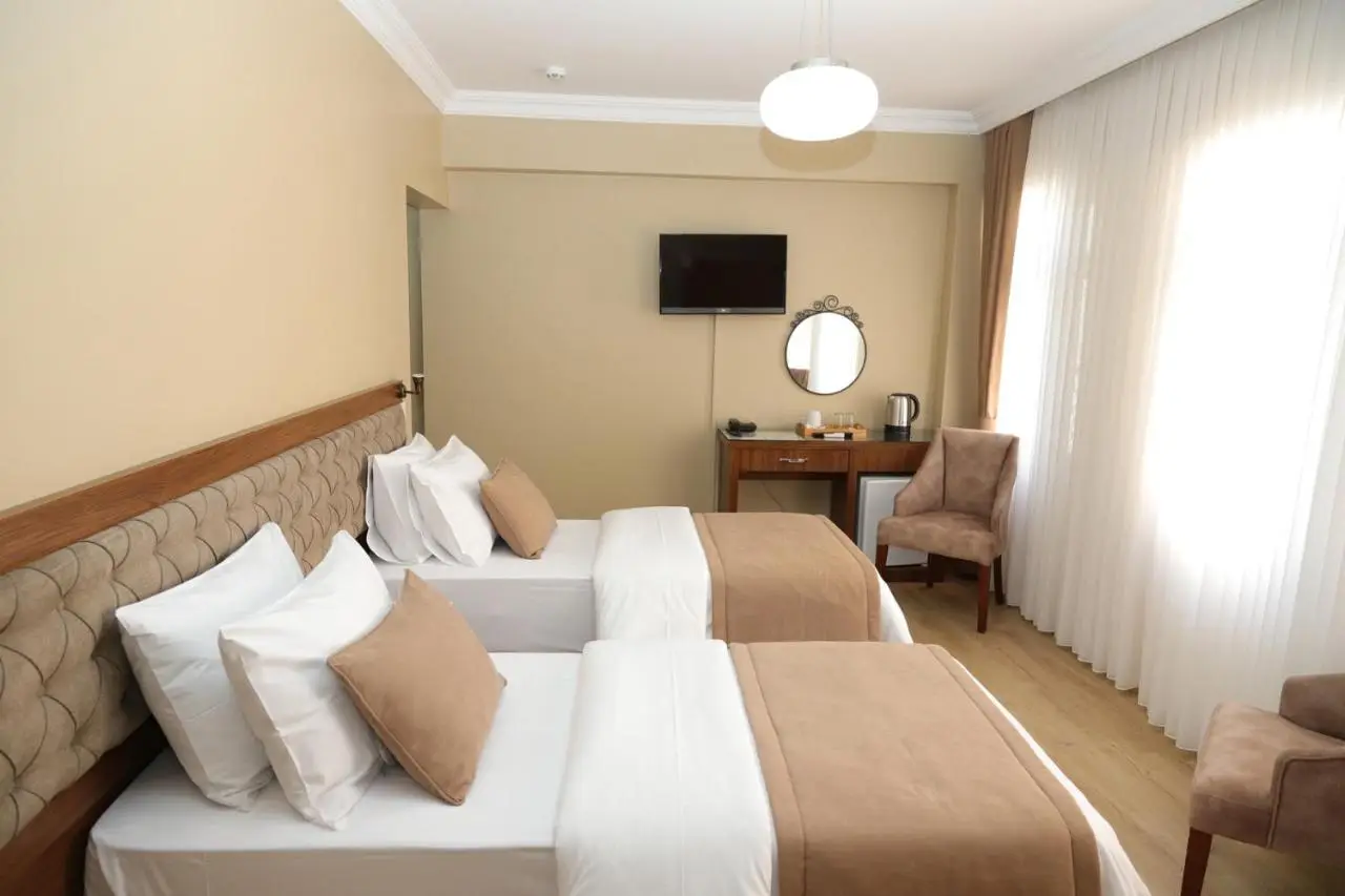 Ramparts Hotel