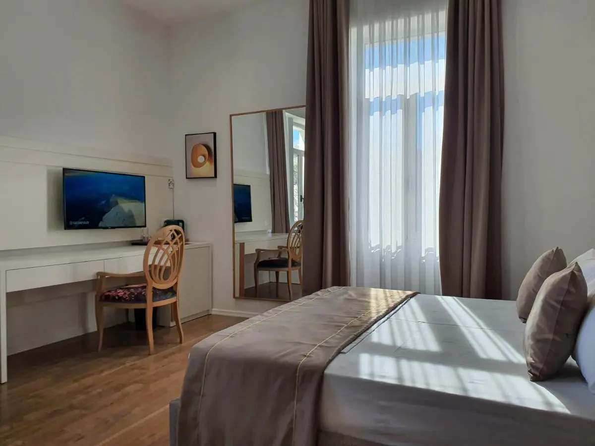HEIRESS Hotel