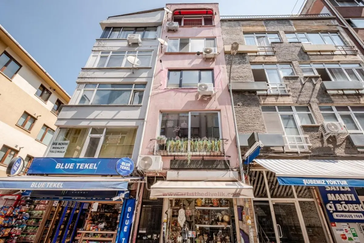 Kadıköy ün Kalbinde Tarihi Rahat Sessiz Daire