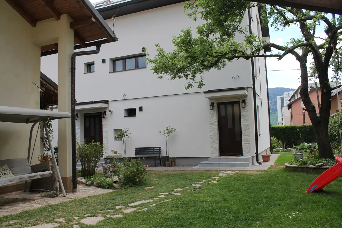 Olympic Silver Apt/ Free parking/ Garden/ Grill