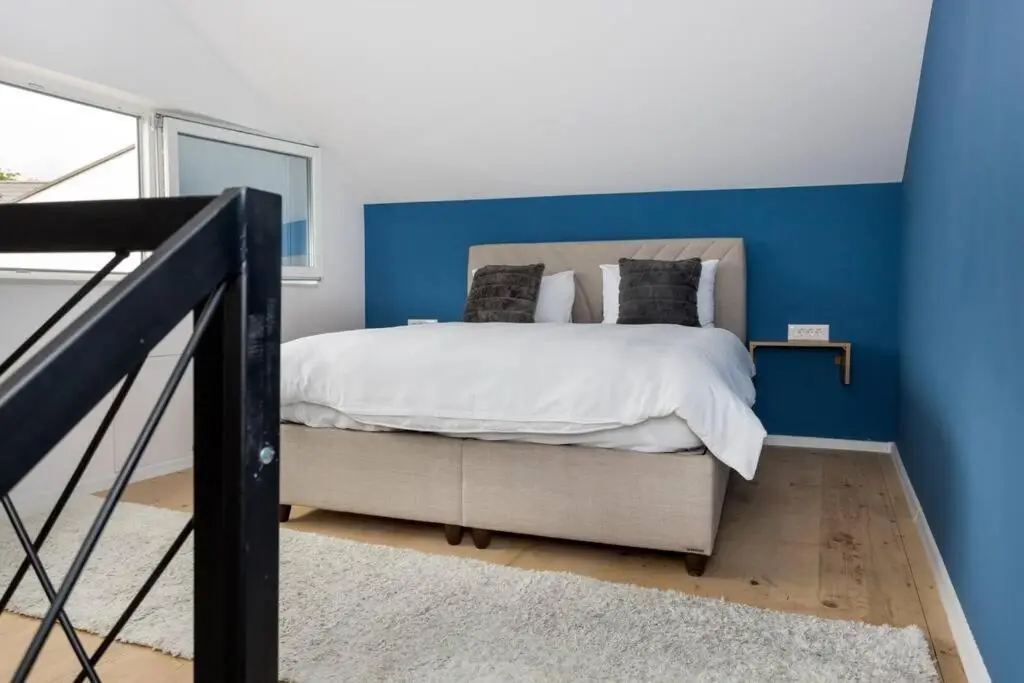 Royal Blue Apartment