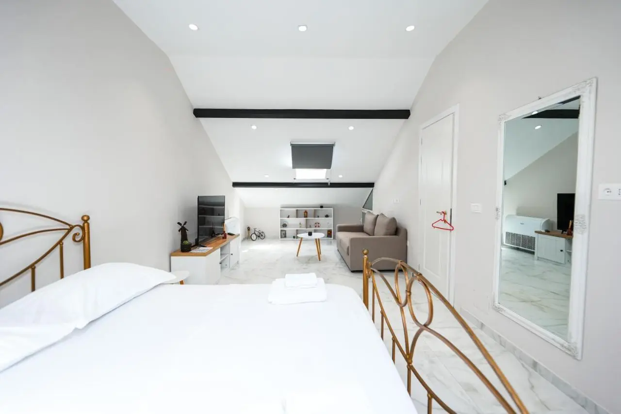 City Center Hideout - Studio Apartment