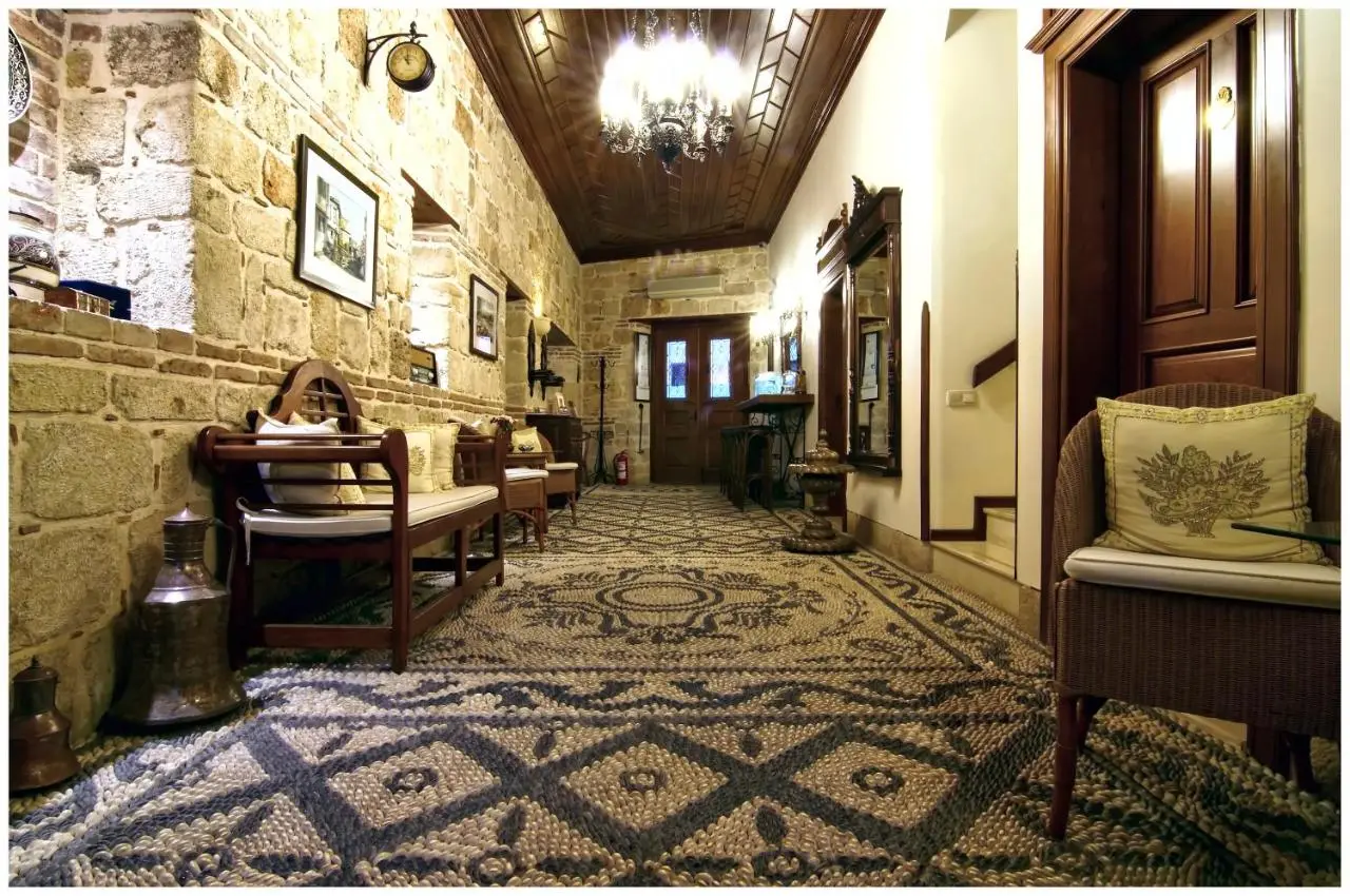 Minyon Hotel