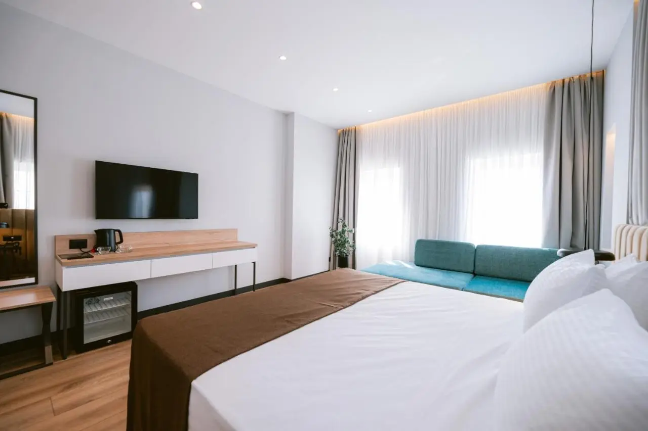 TRIBUTE Hotel