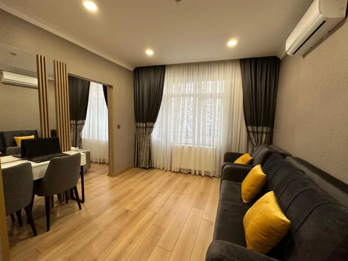 H&L Suites