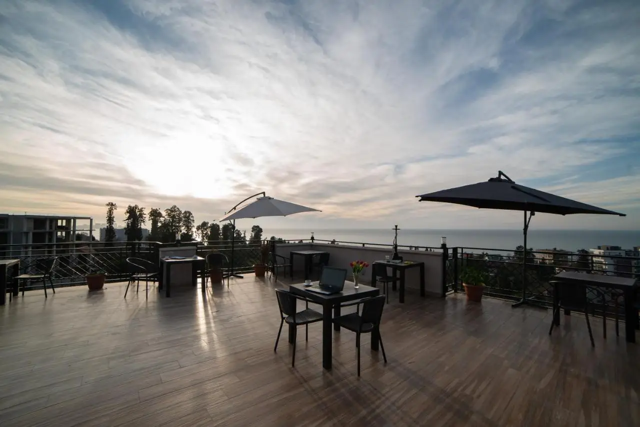Green Yard Hotel