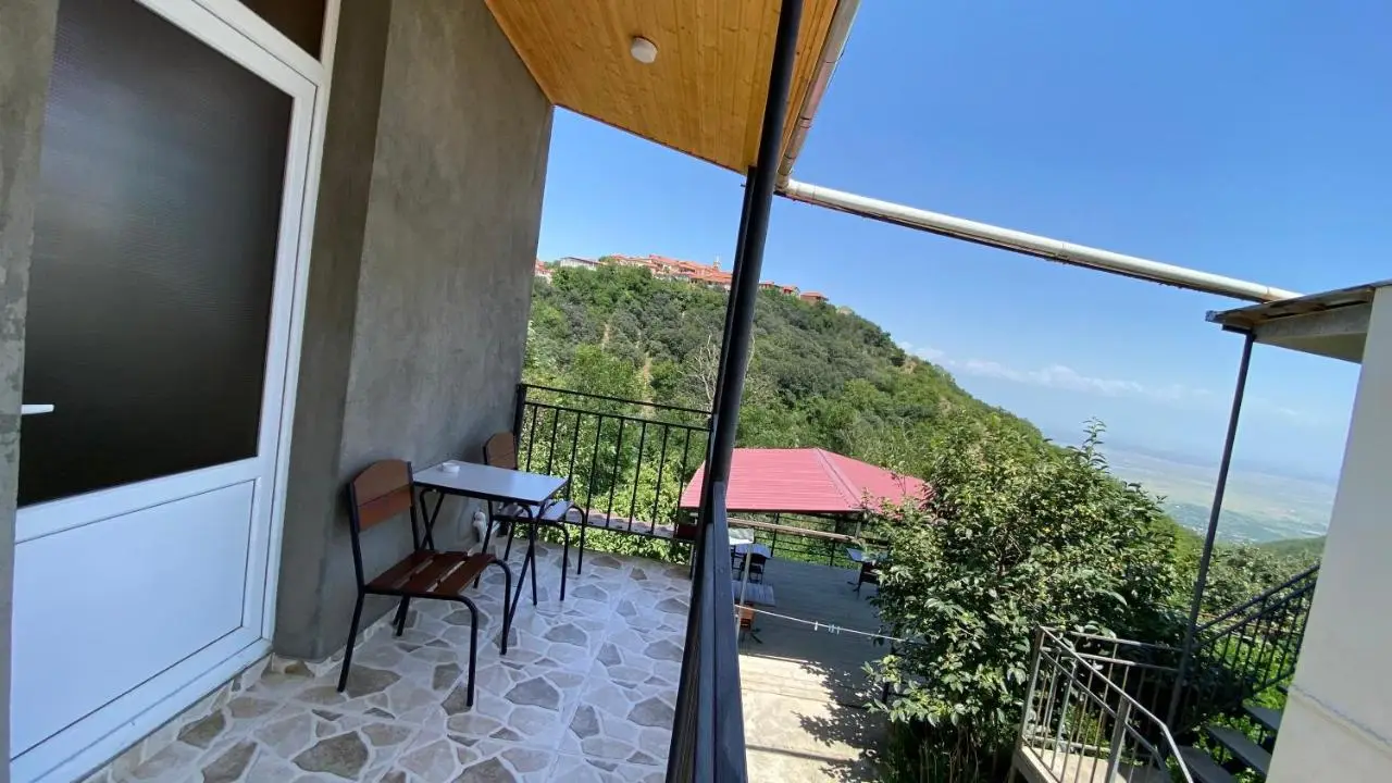 Lia's Guest House